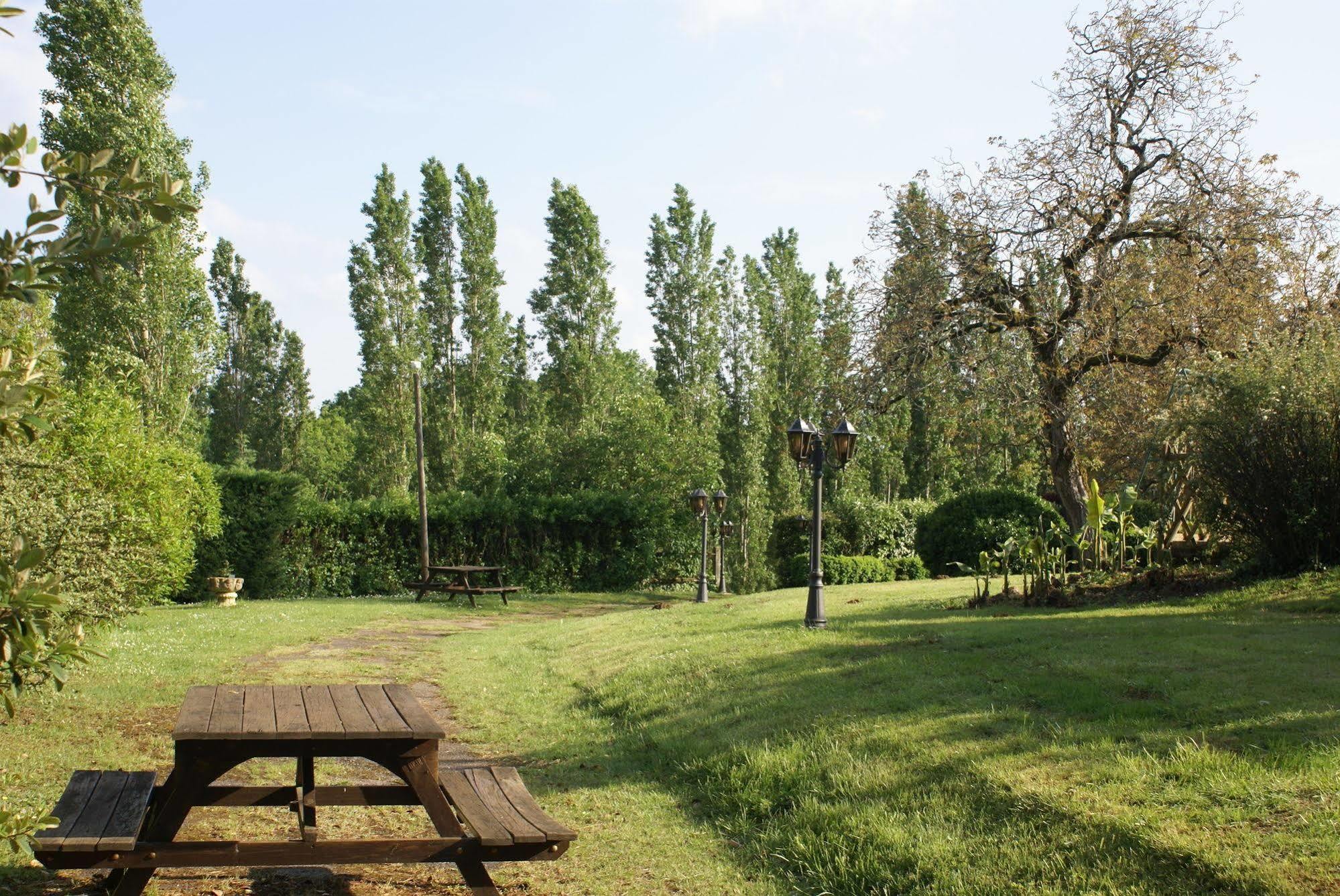 Hotel Restaurant La Verperie Сарла-ла-Канеда Екстер'єр фото