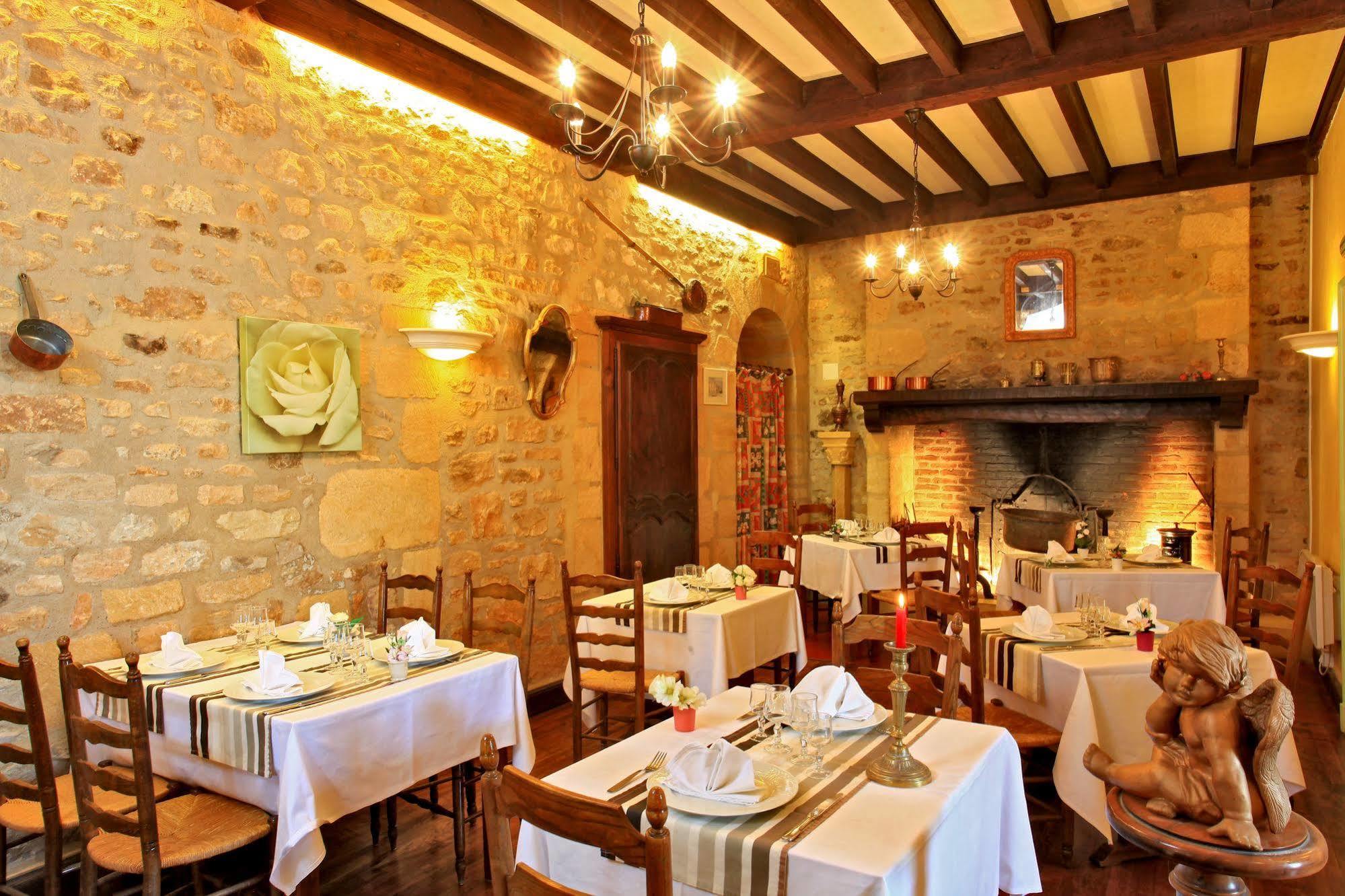Hotel Restaurant La Verperie Сарла-ла-Канеда Екстер'єр фото